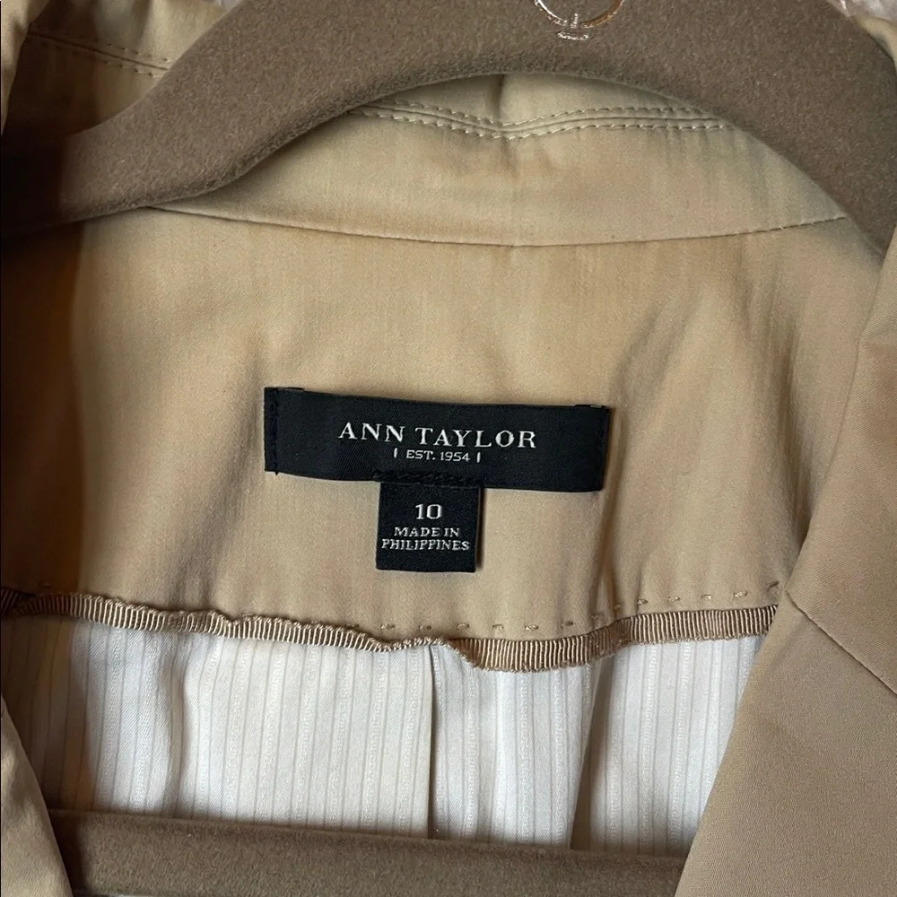 Ann Taylor Beige Khaki Women's Blazer Size 10 - Picture 2 of 6